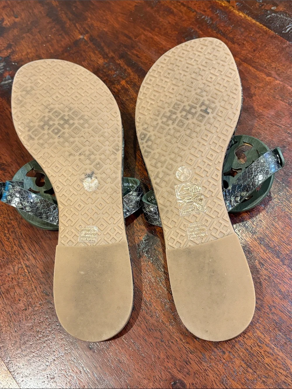 Tory Burch Miller Sandals Olive Green Snake Print Leather / Gold Logo size 8.5